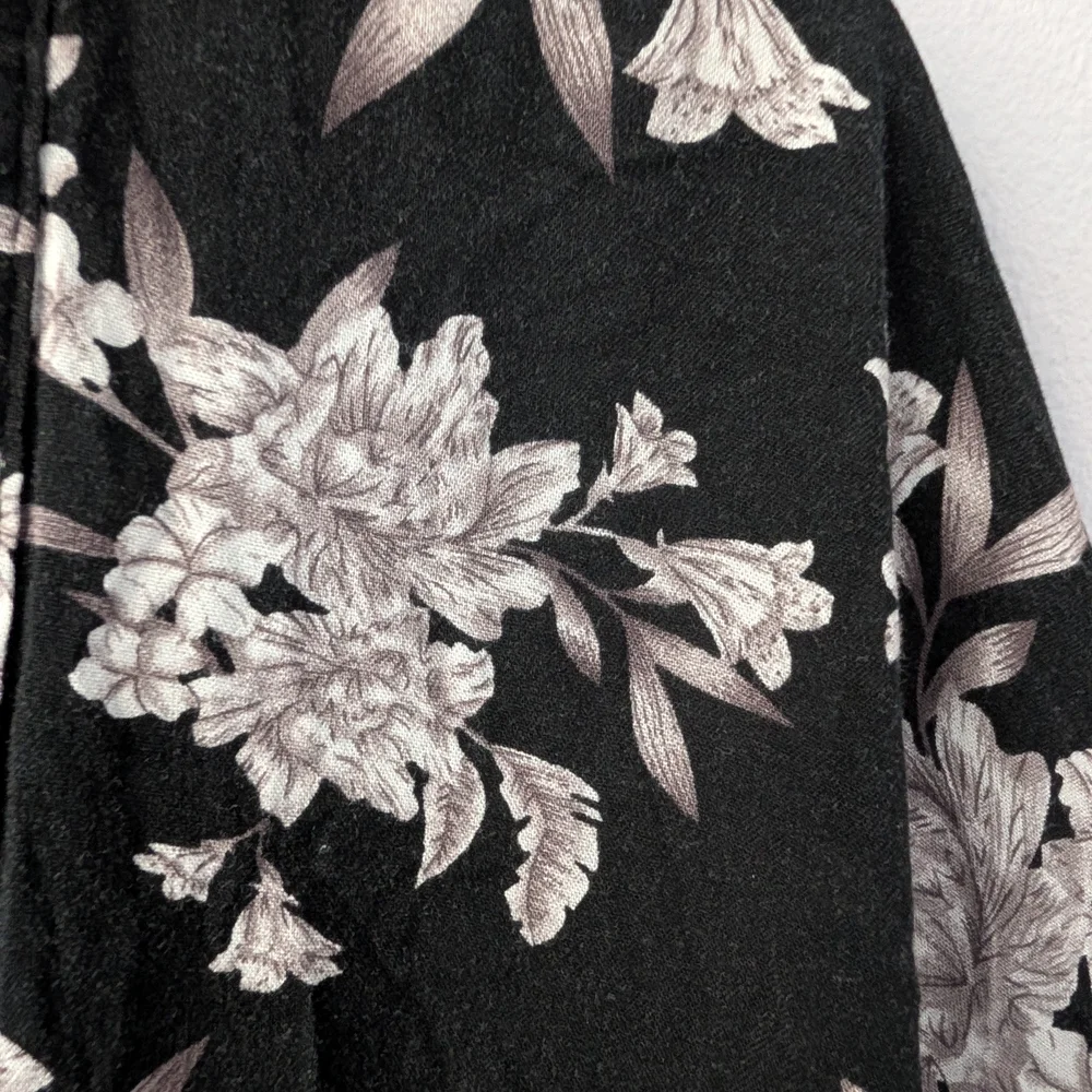 Spiritual Gangster Floral Kimono | One Size | Black &‎ Ivory